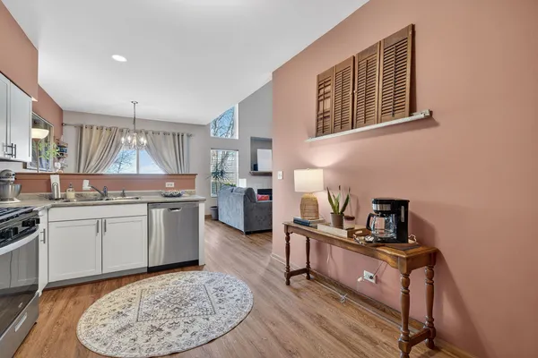 $275,000 | 6923 Clearwater Drive, Unit CM042, Plainfield, IL 60586