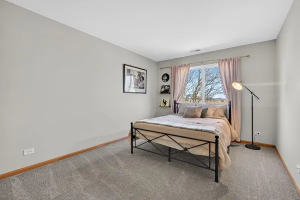 $275,000 | 6923 Clearwater Drive, Unit CM042, Plainfield, IL 60586