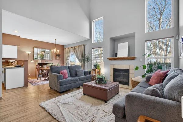 $275,000 | 6923 Clearwater Drive, Unit CM042, Plainfield, IL 60586