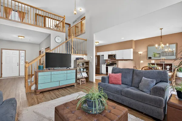 $275,000 | 6923 Clearwater Drive, Unit CM042, Plainfield, IL 60586