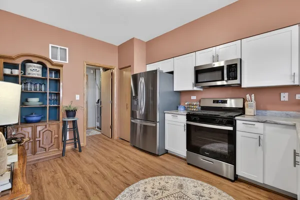 $275,000 | 6923 Clearwater Drive, Unit CM042, Plainfield, IL 60586