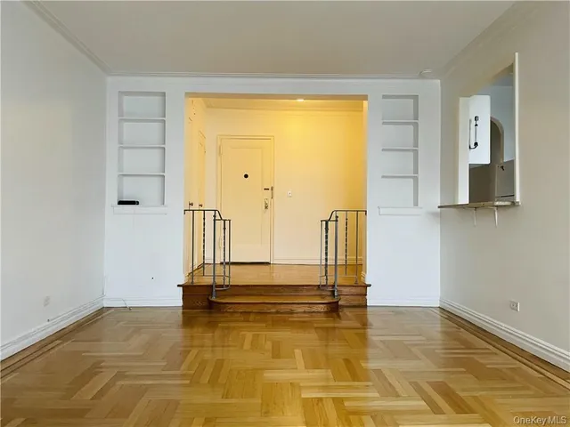 $1,950 | 210 Martine Avenue, Unit 5N, White Plains, NY 10601