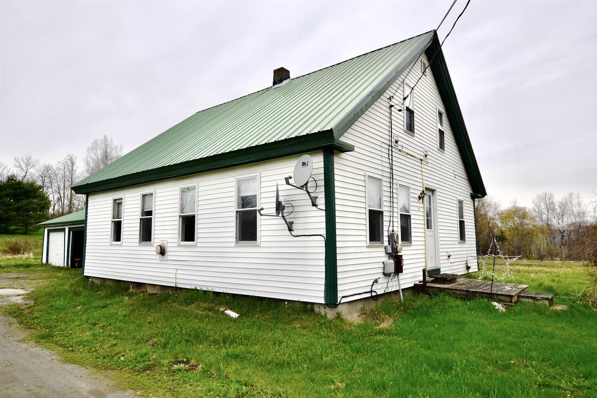 2935 Perry Hill Road Waterbury, VT 05676 - Photo 4 of 13 Gallery Image 4