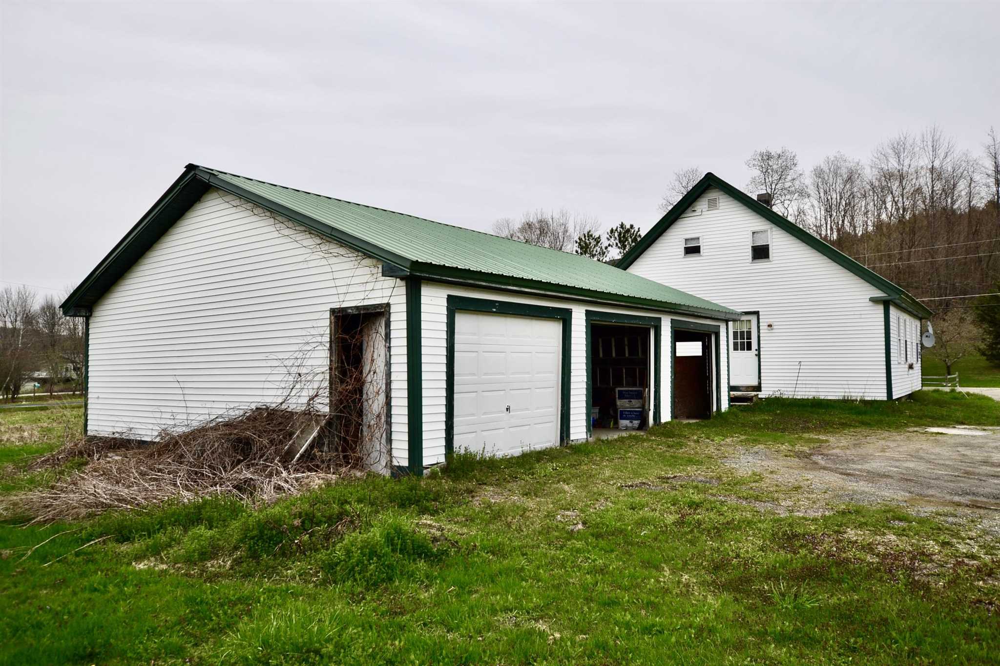 2935 Perry Hill Road Waterbury, VT 05676 - Photo 8 of 13 Gallery Image 8
