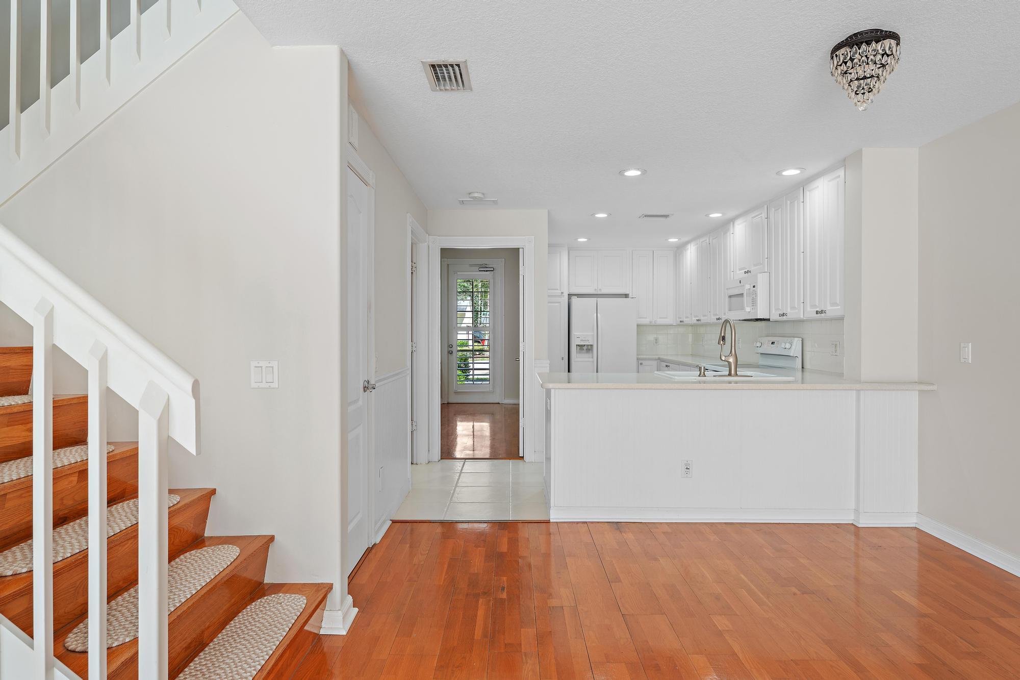 4110 Parkside Drive Jupiter, FL 33458 - Photo 7 of 30 4110 Parkside Drive-16