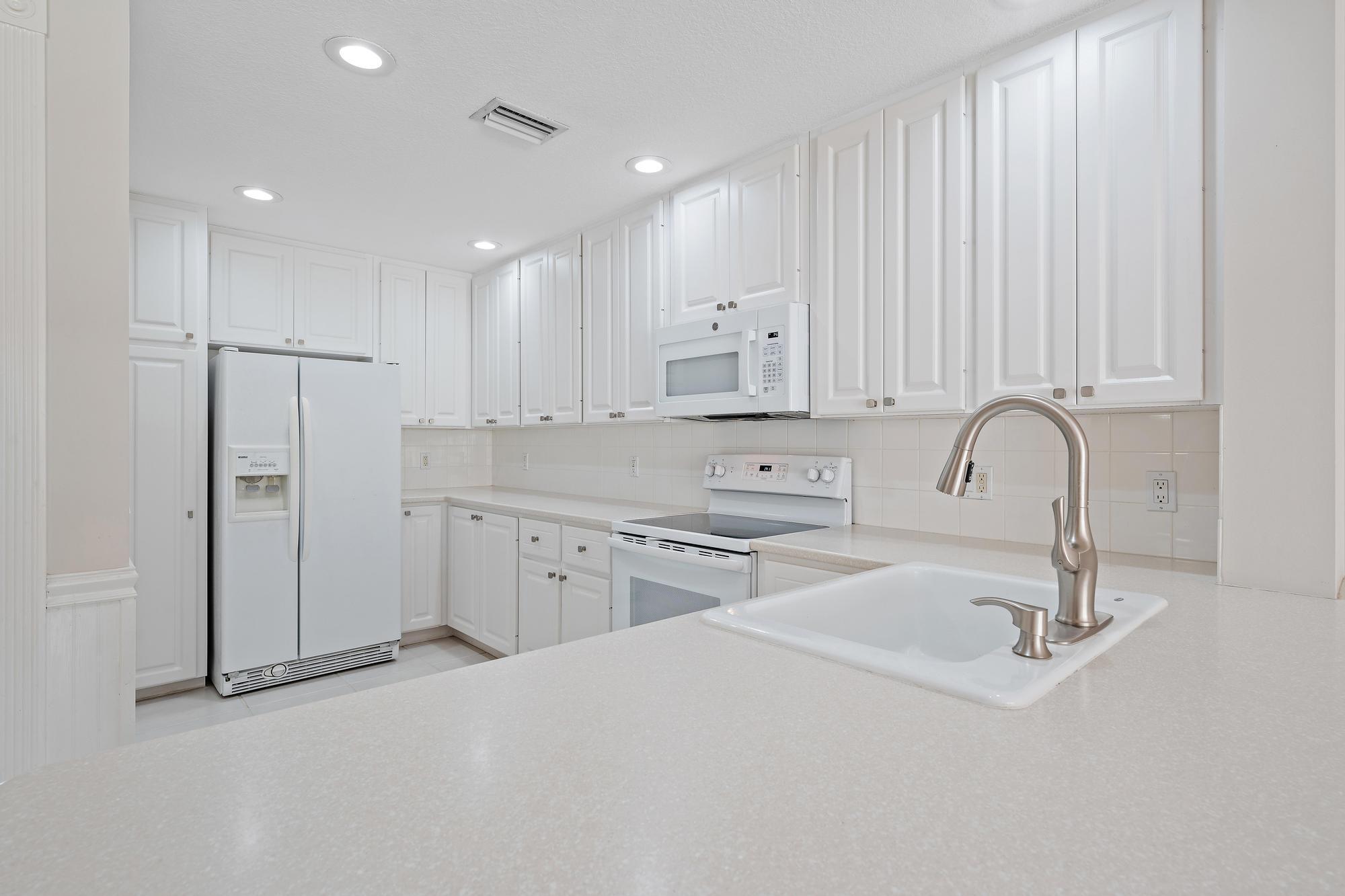 4110 Parkside Drive Jupiter, FL 33458 - Photo 8 of 30 4110 Parkside Drive-13