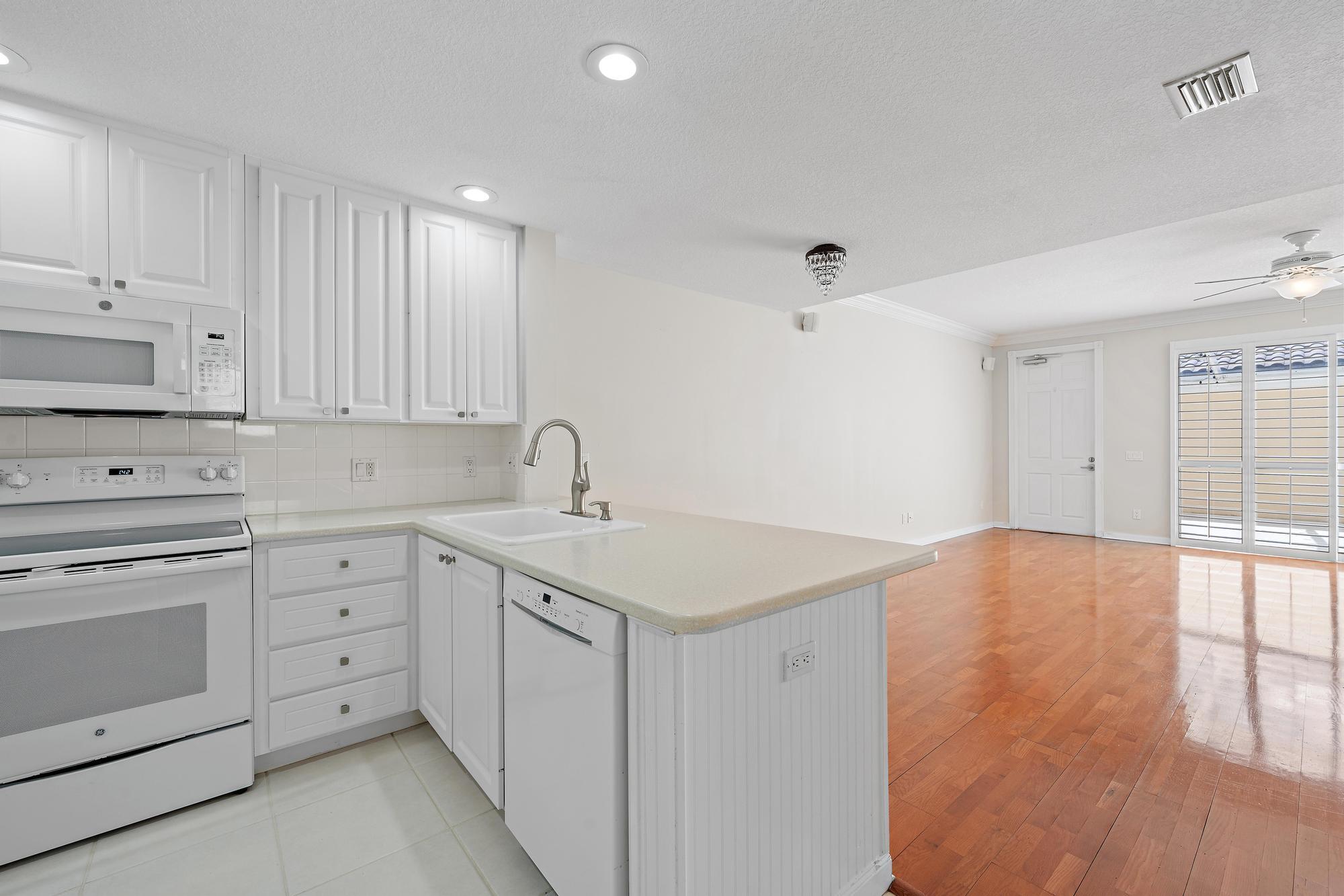 4110 Parkside Drive Jupiter, FL 33458 - Photo 10 of 30 4110 Parkside Drive-15