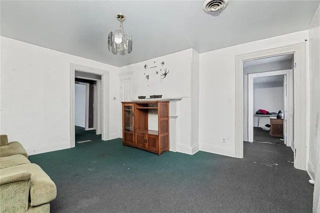 a view of livingroom with furniture