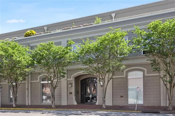 $5,800 | 840 Tchoupitoulas Street, Unit 221, New Orleans, LA 70130