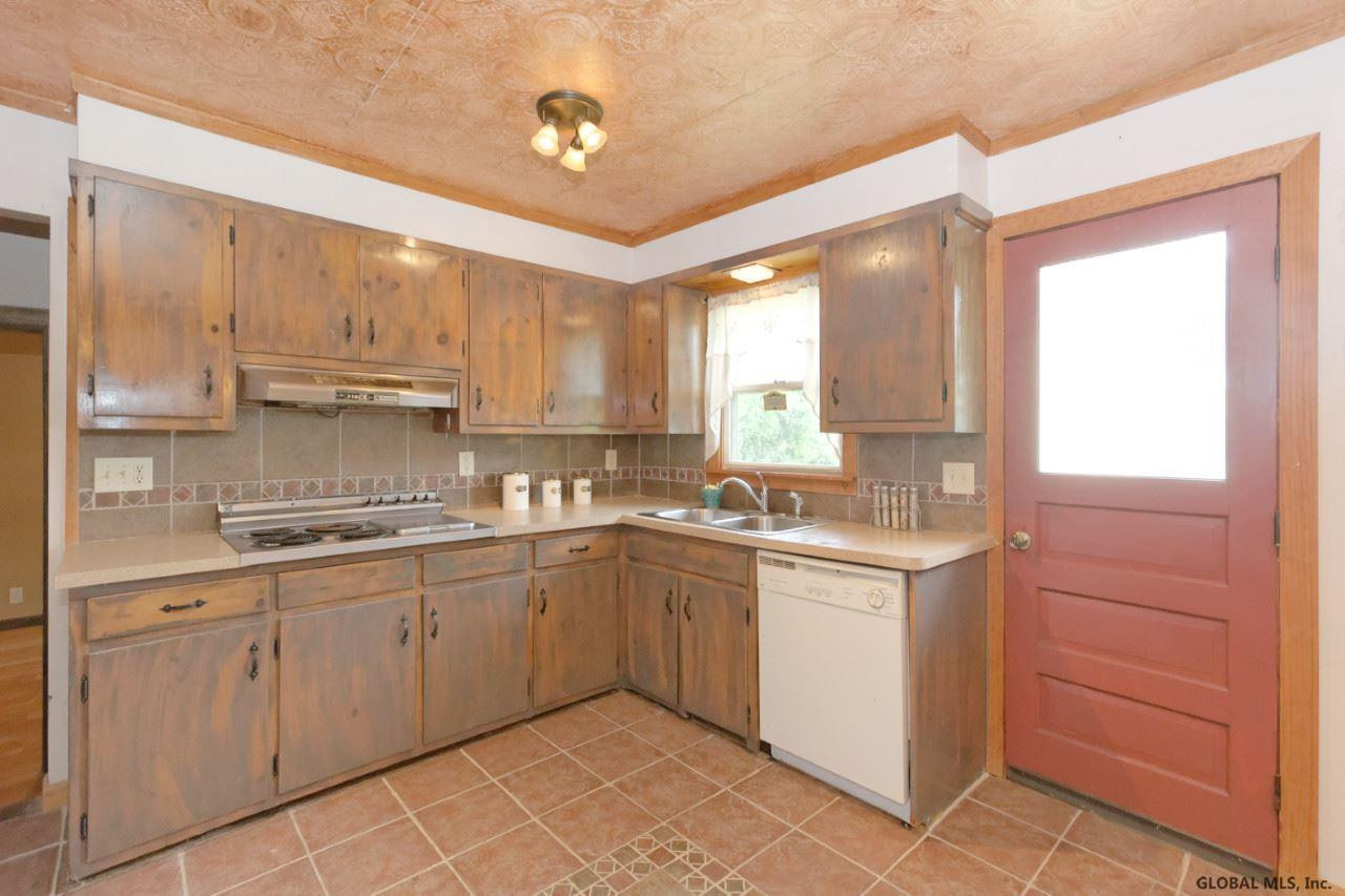 6 Clinton Road Latham, NY 12110 - Photo 21 of 34 Photo 21
