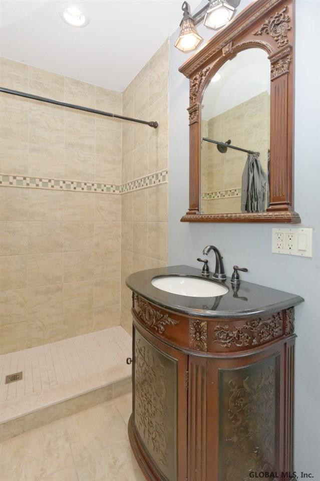 6 Clinton Road Latham, NY 12110 - Photo 25 of 34 Photo 25