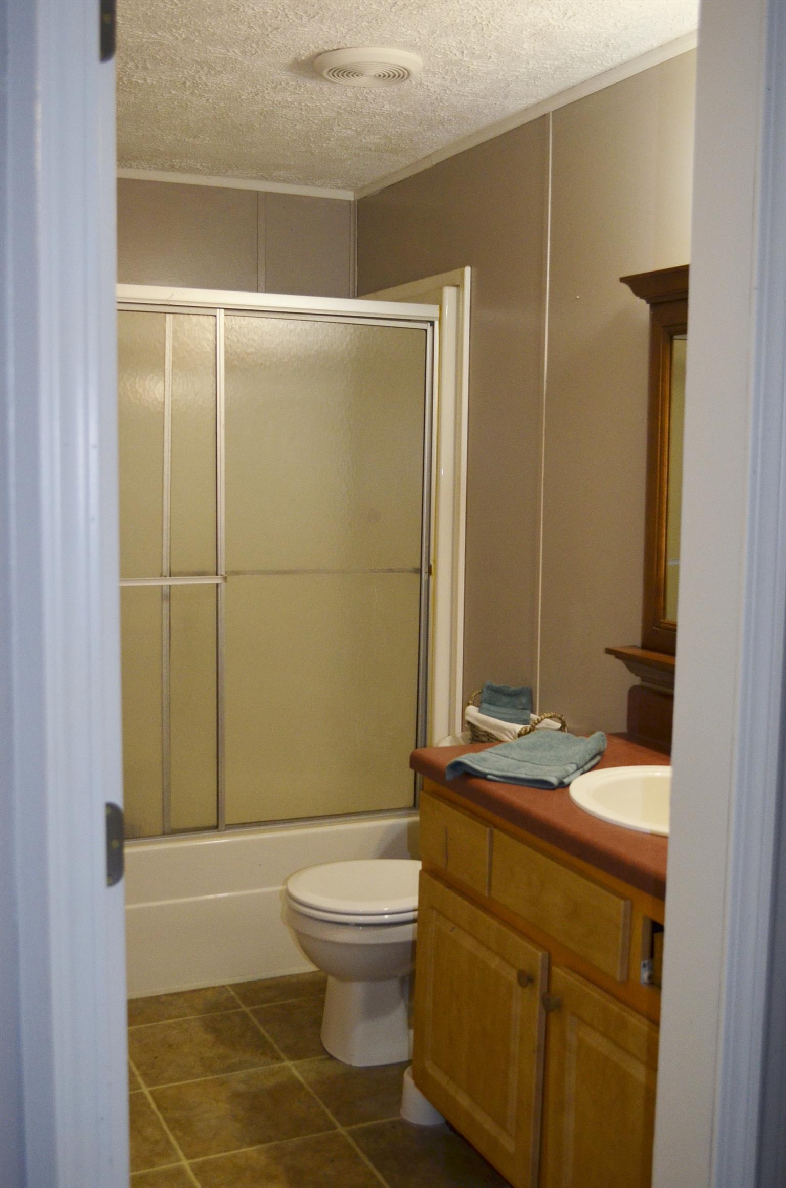 3977 Deans Shop Road Estill Springs, TN 37330 - Photo 19 of 26 HALL FULL BATH