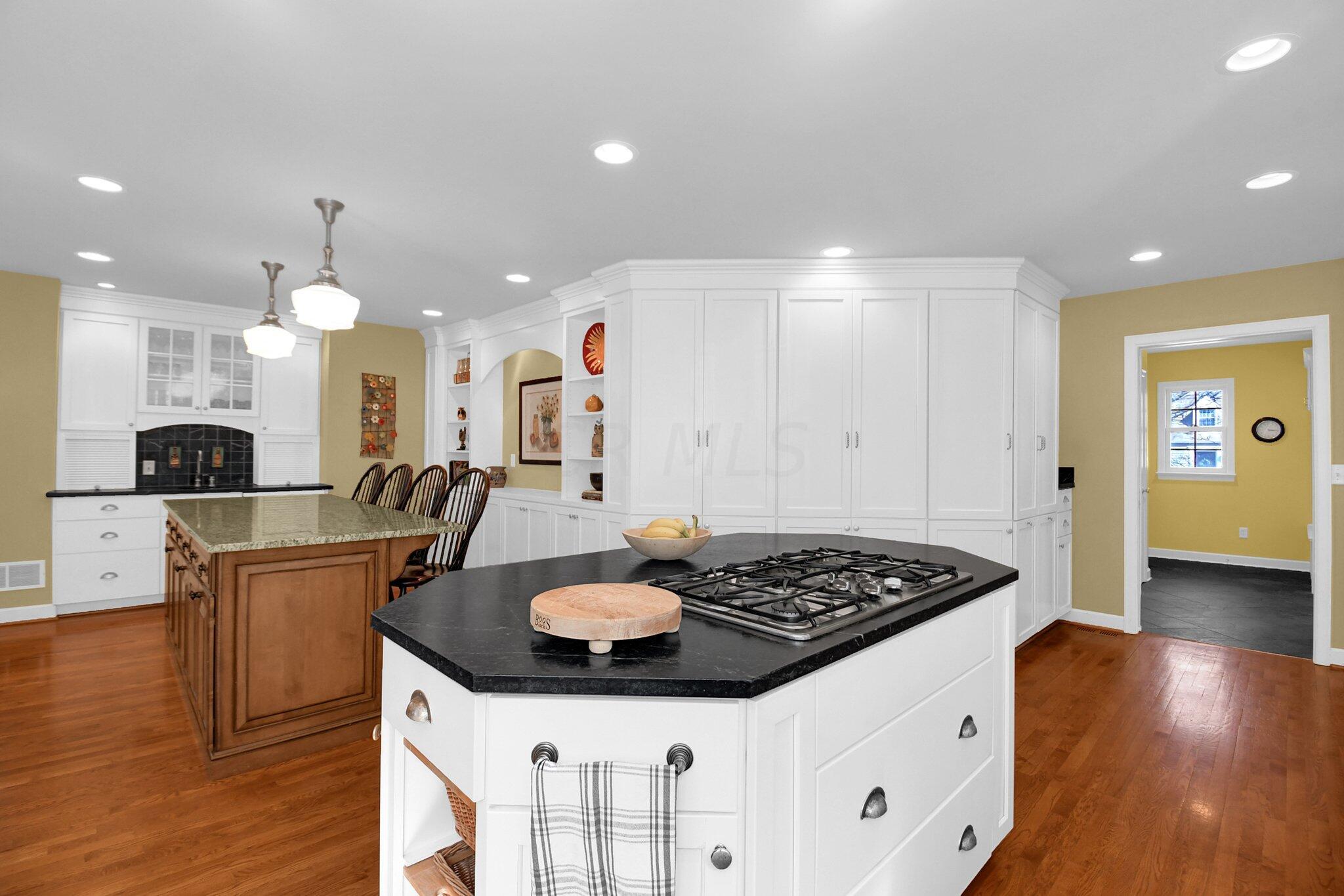 1921 Andover Road Columbus, OH 43212 - Photo 12 of 72 Great Room / Kitchen Concept features dual island