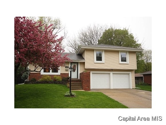 1904 Creighton Road Springfield, IL 62703 - Photo 1 of 22