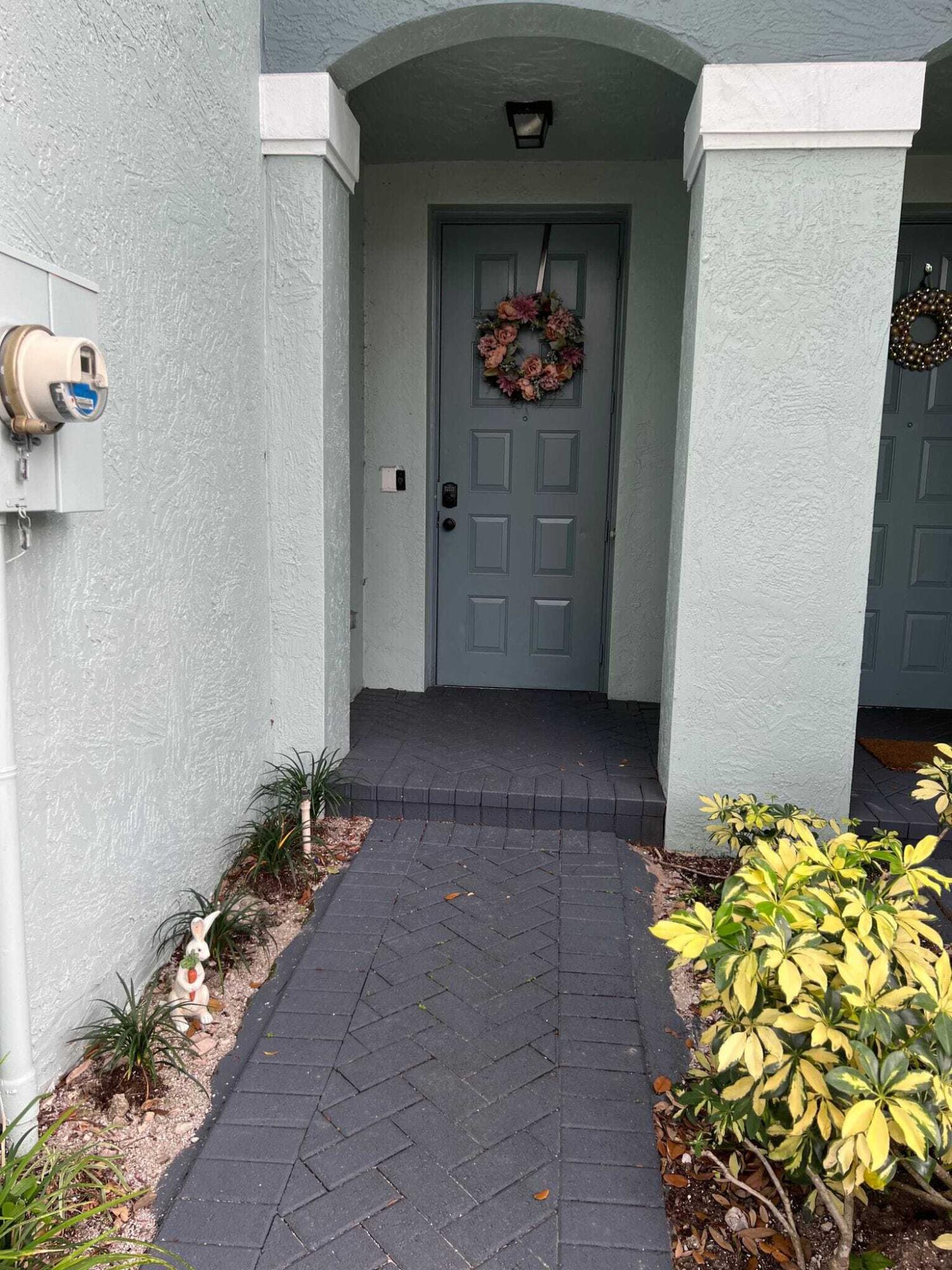 1971 Alamanda Way Riviera Beach, FL 33404 - Photo 3 of 25 603734c0-7912-4da0-9d3f-e18fbbb7b483