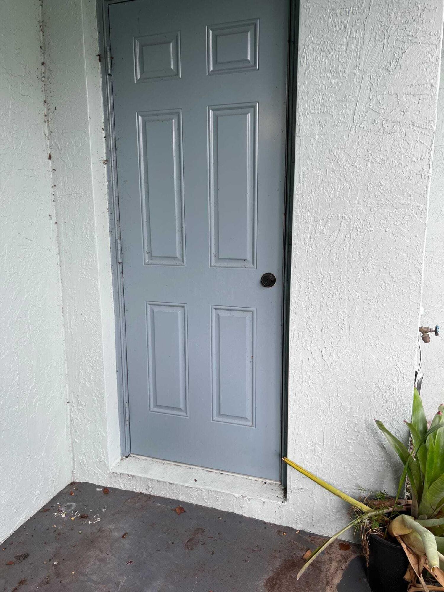 1971 Alamanda Way Riviera Beach, FL 33404 - Photo 4 of 25 4eabca58-097e-44cf-91bd-9548532928db