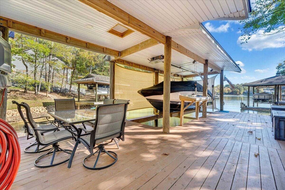 59 Camp Road Moneta, VA 24121 - Photo 5 of 46 Nice Dock area!