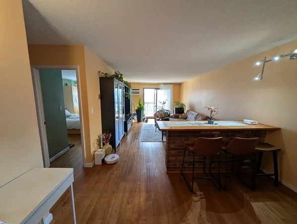 $2,300 | 10 William Street, Unit 62, Watertown, MA 02472