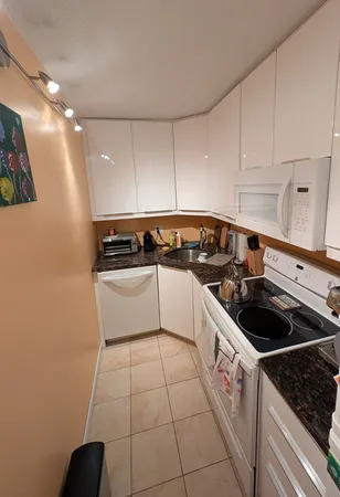 $2,300 | 10 William Street, Unit 62, Watertown, MA 02472