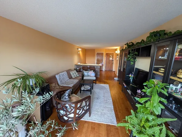 $2,300 | 10 William Street, Unit 62, Watertown, MA 02472