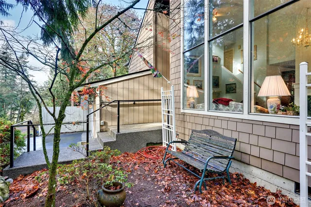 $580,000 | 2120 Northeast Edwin Court, Poulsbo, WA 98370