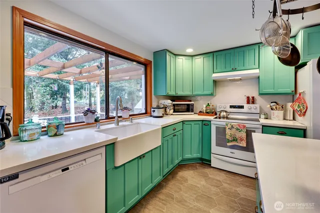 $580,000 | 2120 Northeast Edwin Court, Poulsbo, WA 98370