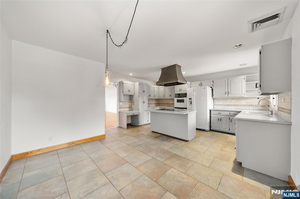 300 Gorge Road, Unit 1 Cliffside Park, NJ 07010 - Photo 6 of 33