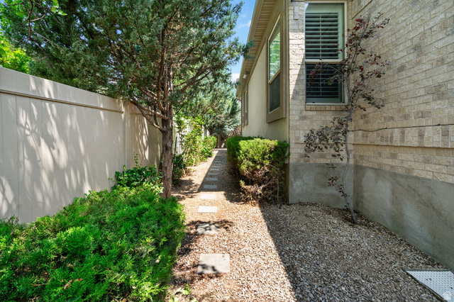 1653 East Crescent View Drive Sandy, UT 84092 - Photo 43 of 50