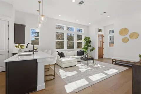 $389,900 | 9311 Montridge Drive, Houston, TX 77080