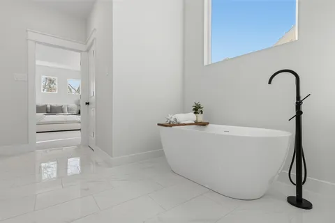 $389,900 | 9311 Montridge Drive, Houston, TX 77080