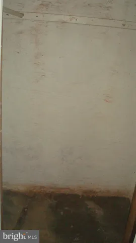 a car parked in front of a building