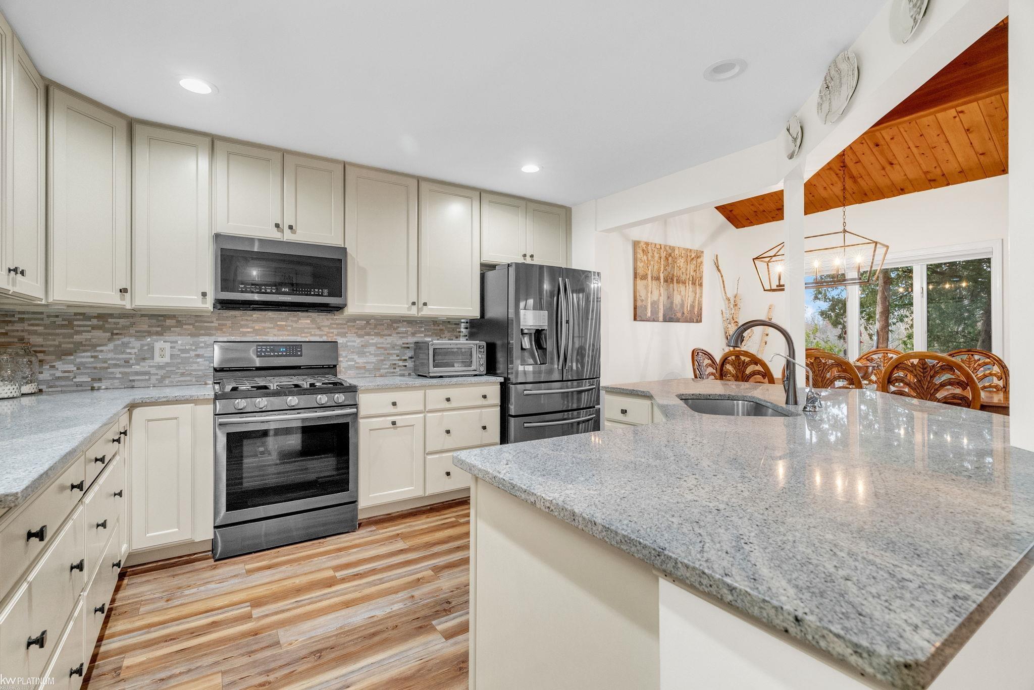 3419 Riverside Drive Port Huron, MI 48060 - Photo 8 of 39