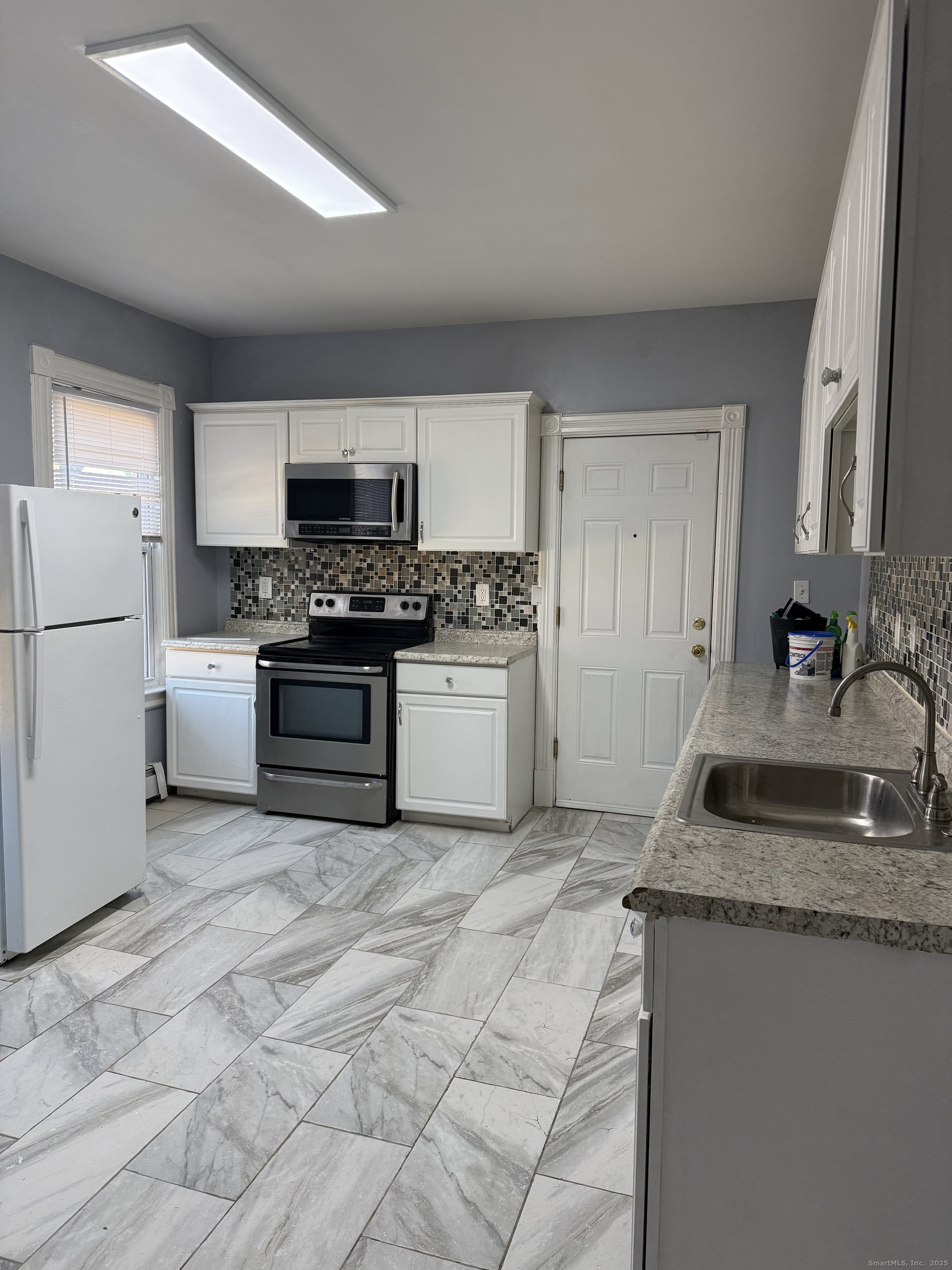 352 Vine Street Hartford, CT 06112 - Photo 1 of 13