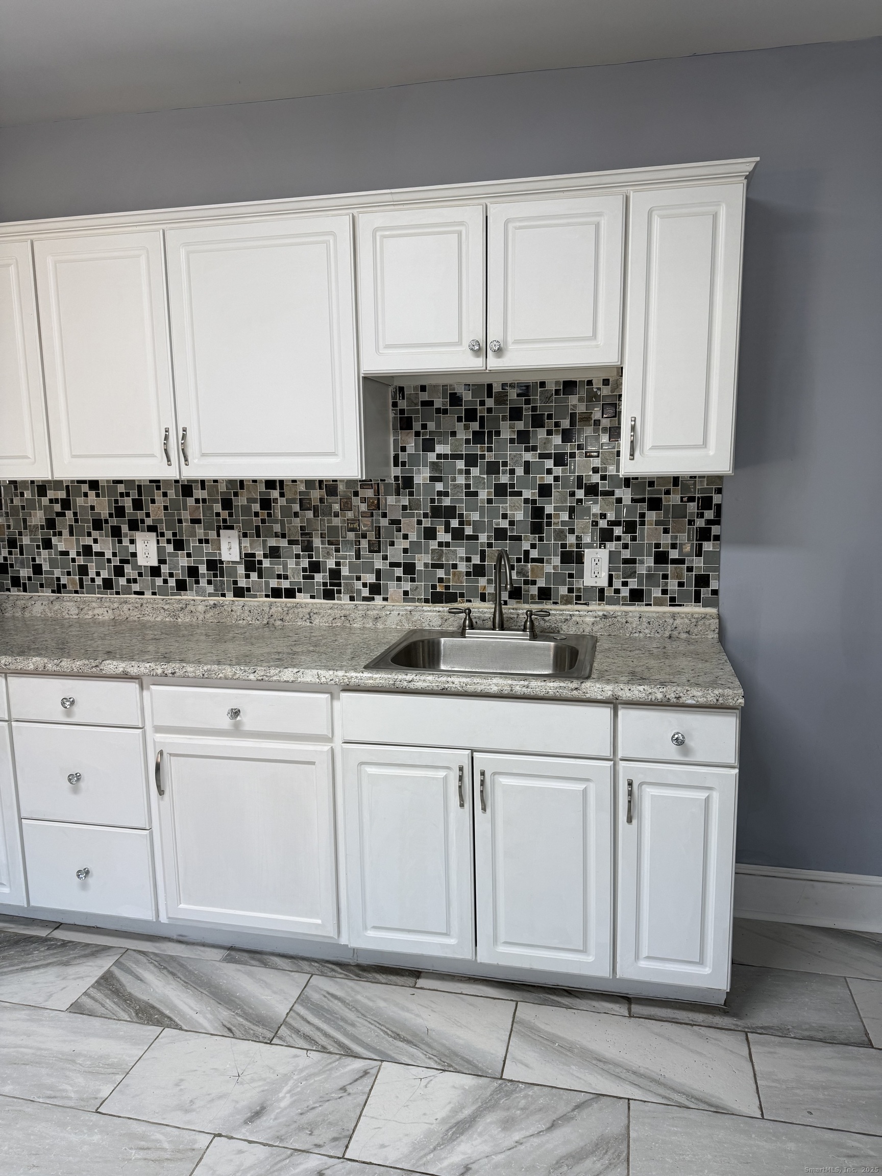 352 Vine Street Hartford, CT 06112 - Photo 3 of 13