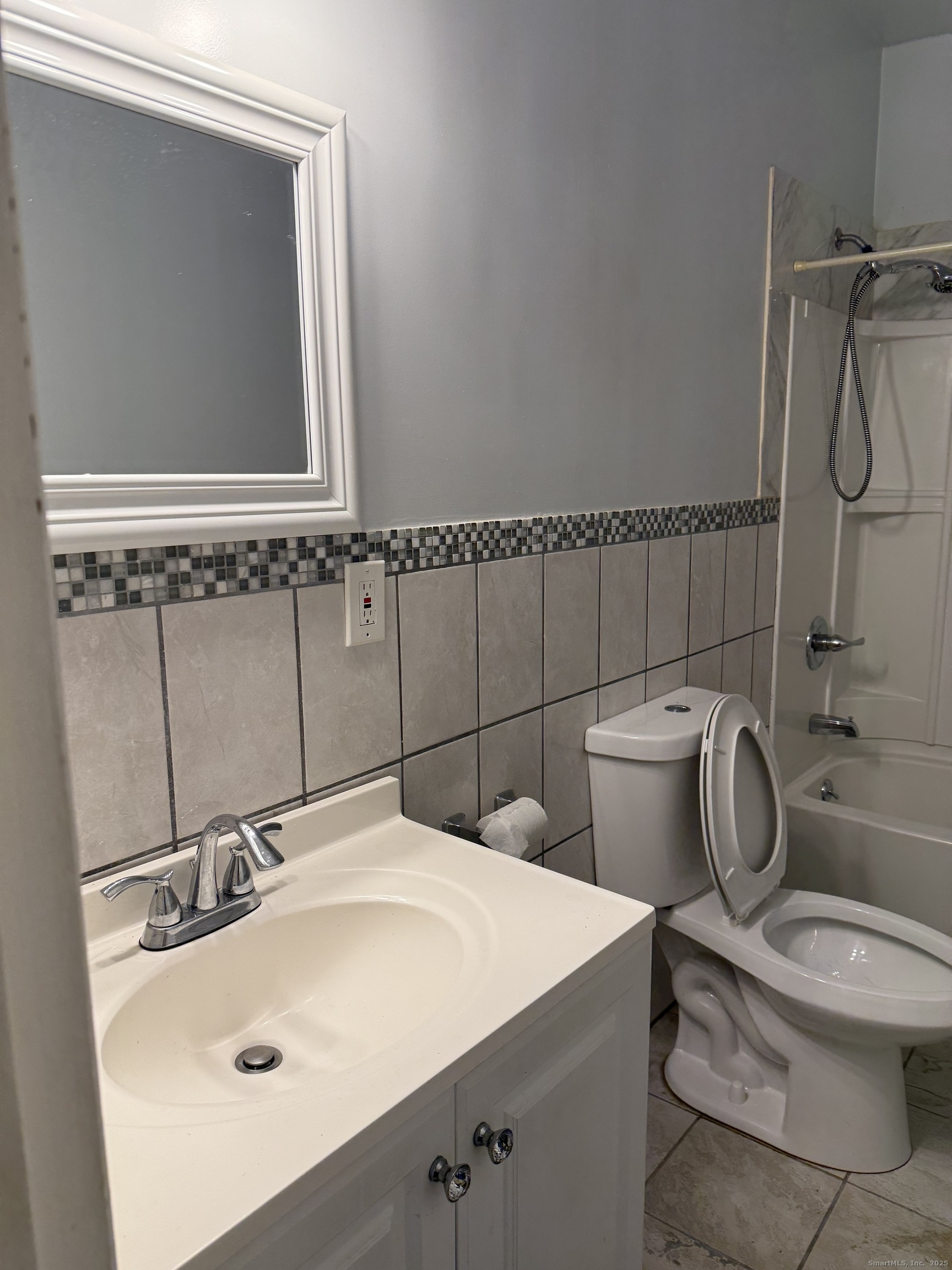 352 Vine Street Hartford, CT 06112 - Photo 9 of 13