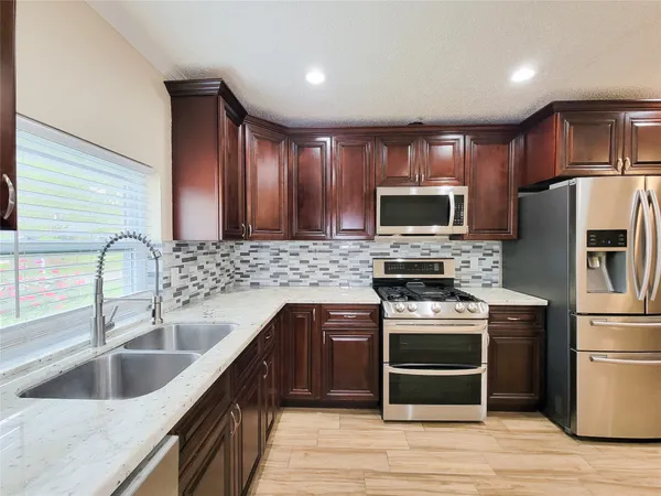 $2,350 | 12611 Dermott Drive, Houston, TX 77065