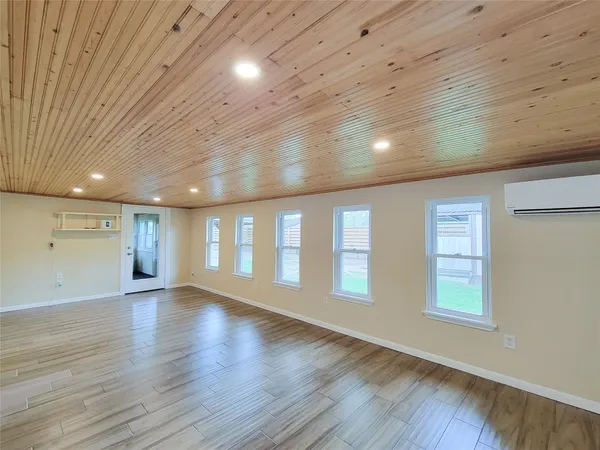 $2,350 | 12611 Dermott Drive, Houston, TX 77065