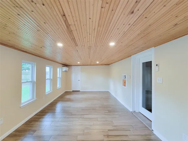 $2,350 | 12611 Dermott Drive, Houston, TX 77065