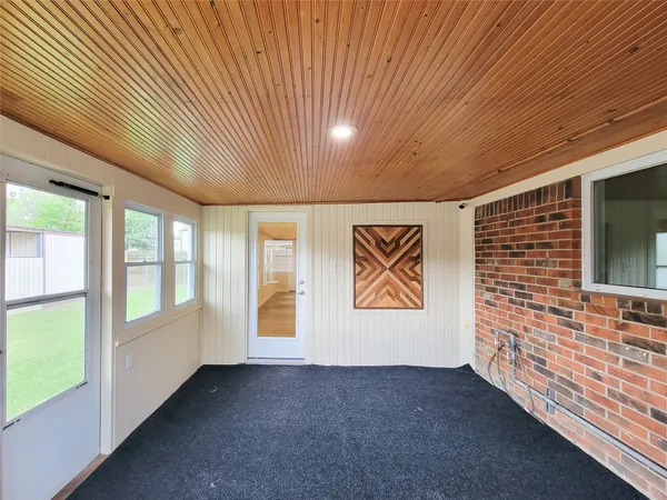 $2,350 | 12611 Dermott Drive, Houston, TX 77065