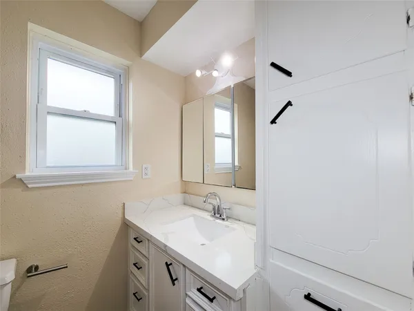 $2,350 | 12611 Dermott Drive, Houston, TX 77065