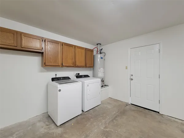 $2,350 | 12611 Dermott Drive, Houston, TX 77065