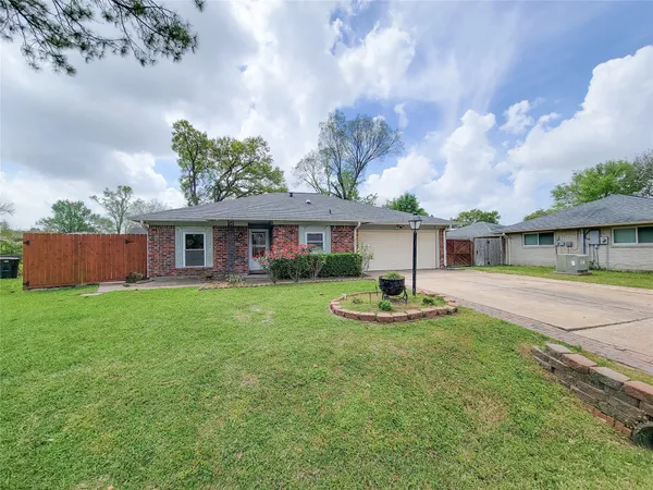 $2,350 | 12611 Dermott Drive, Houston, TX 77065