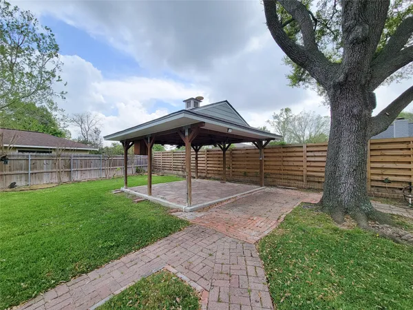 $2,350 | 12611 Dermott Drive, Houston, TX 77065