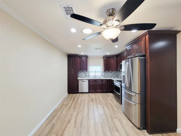 $2,350 | 12611 Dermott Drive, Houston, TX 77065