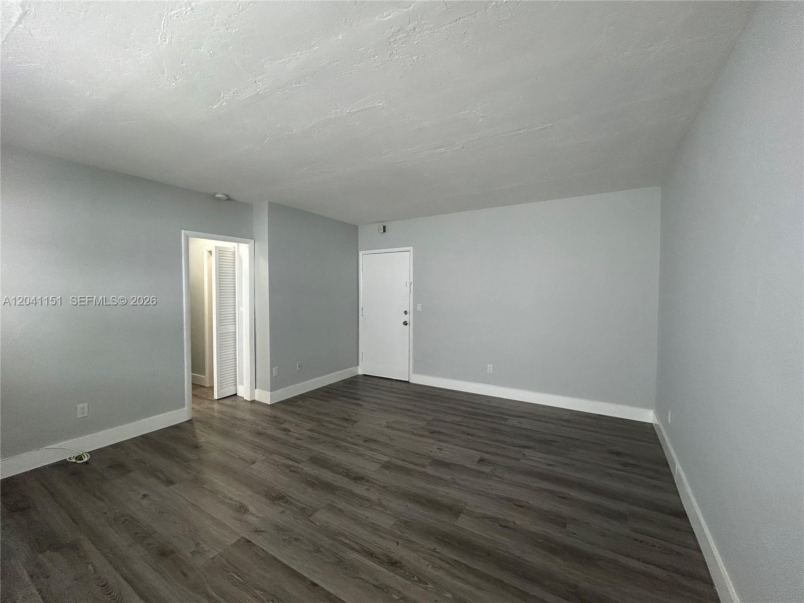 1346 Alton Road, Unit B2 Miami Beach, FL 33139 - Photo 8 of 10