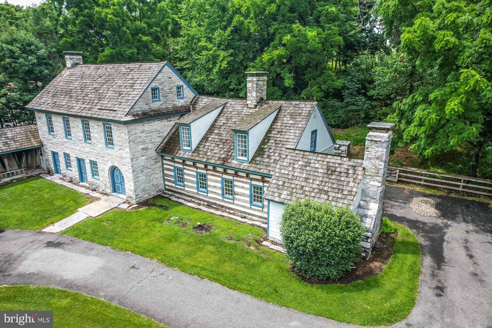 382 North Locust Street Myerstown, PA 17067 - Photo 1 of 60