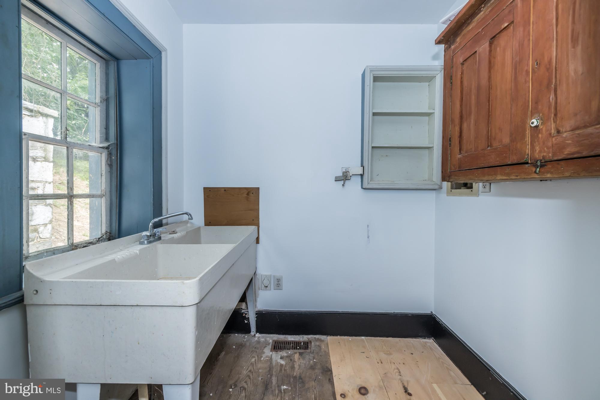 382 North Locust Street Myerstown, PA 17067 - Photo 26 of 60 Laundry Room