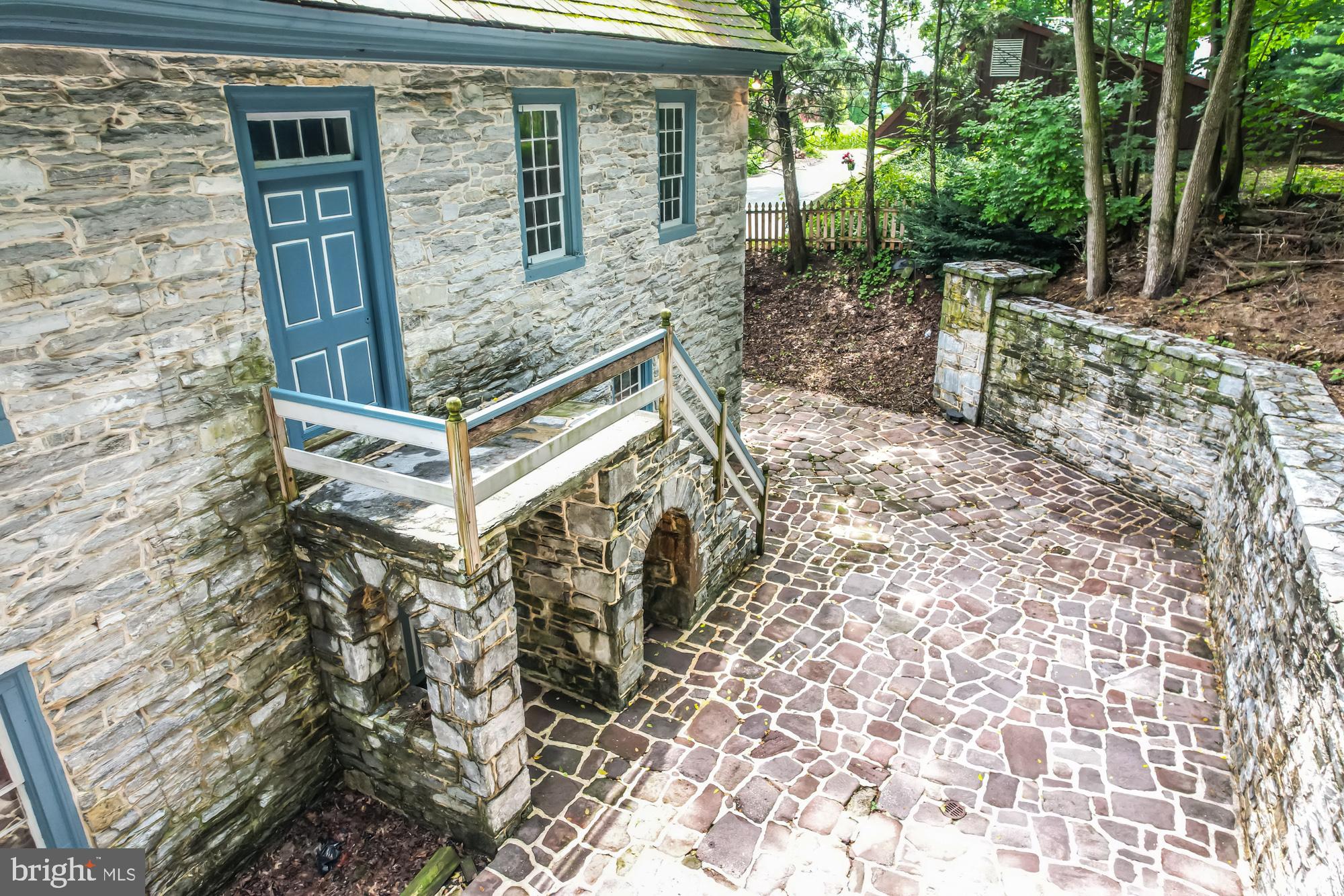 382 North Locust Street Myerstown, PA 17067 - Photo 6 of 60 Back Patio