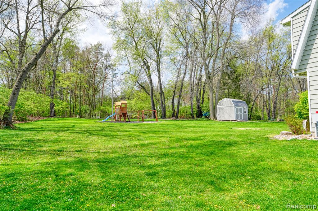 5390 Squires Manor Road Jackson, MI 49201 - Photo 4 of 35