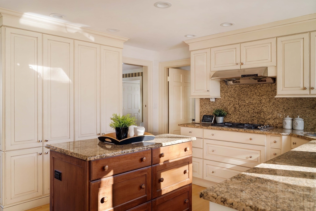 24 Littlefield Road Newton, MA 02459 - Photo 12 of 34